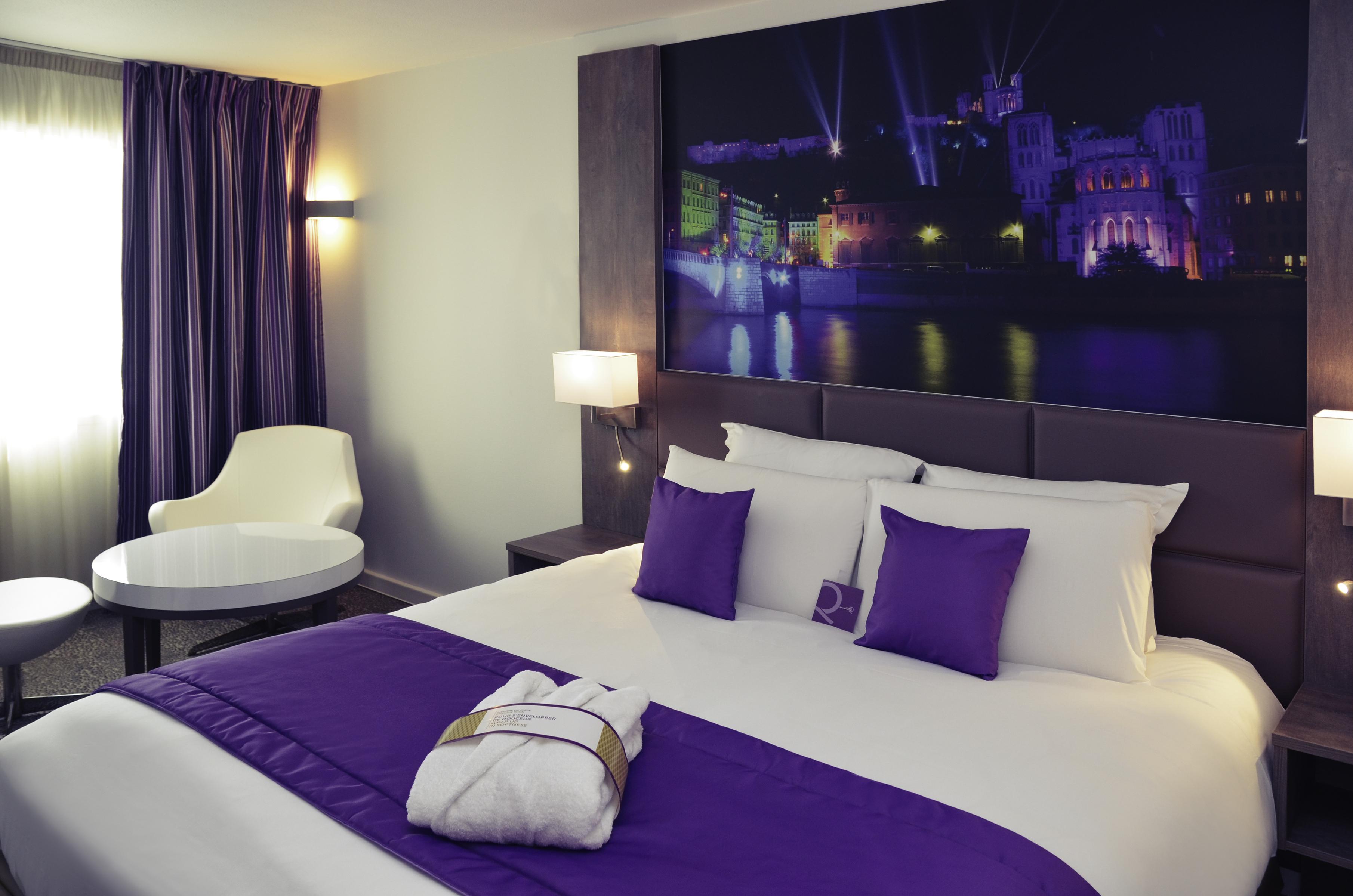 Mercure Lyon Est Шапоне Екстериор снимка