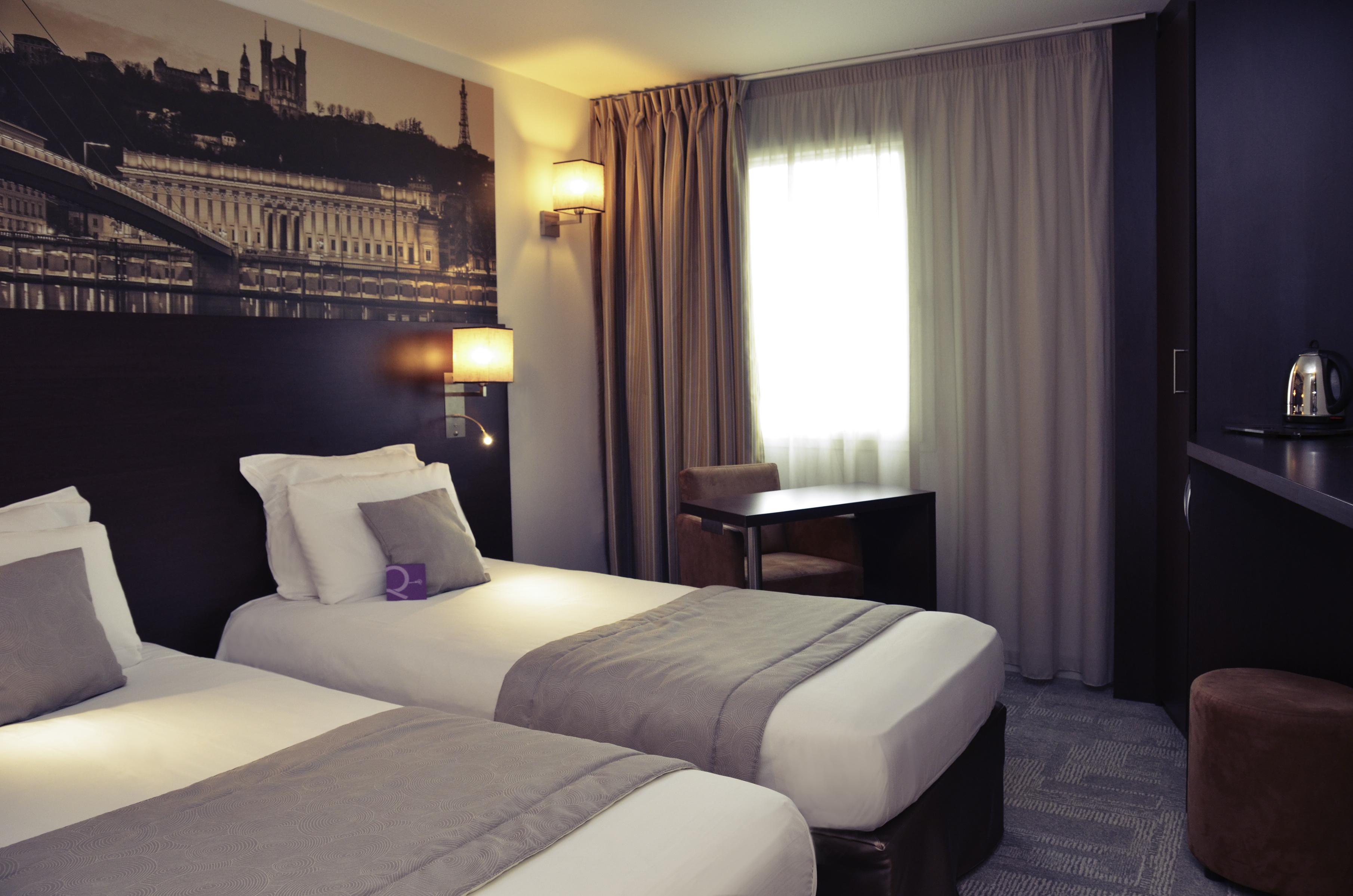 Mercure Lyon Est Шапоне Екстериор снимка