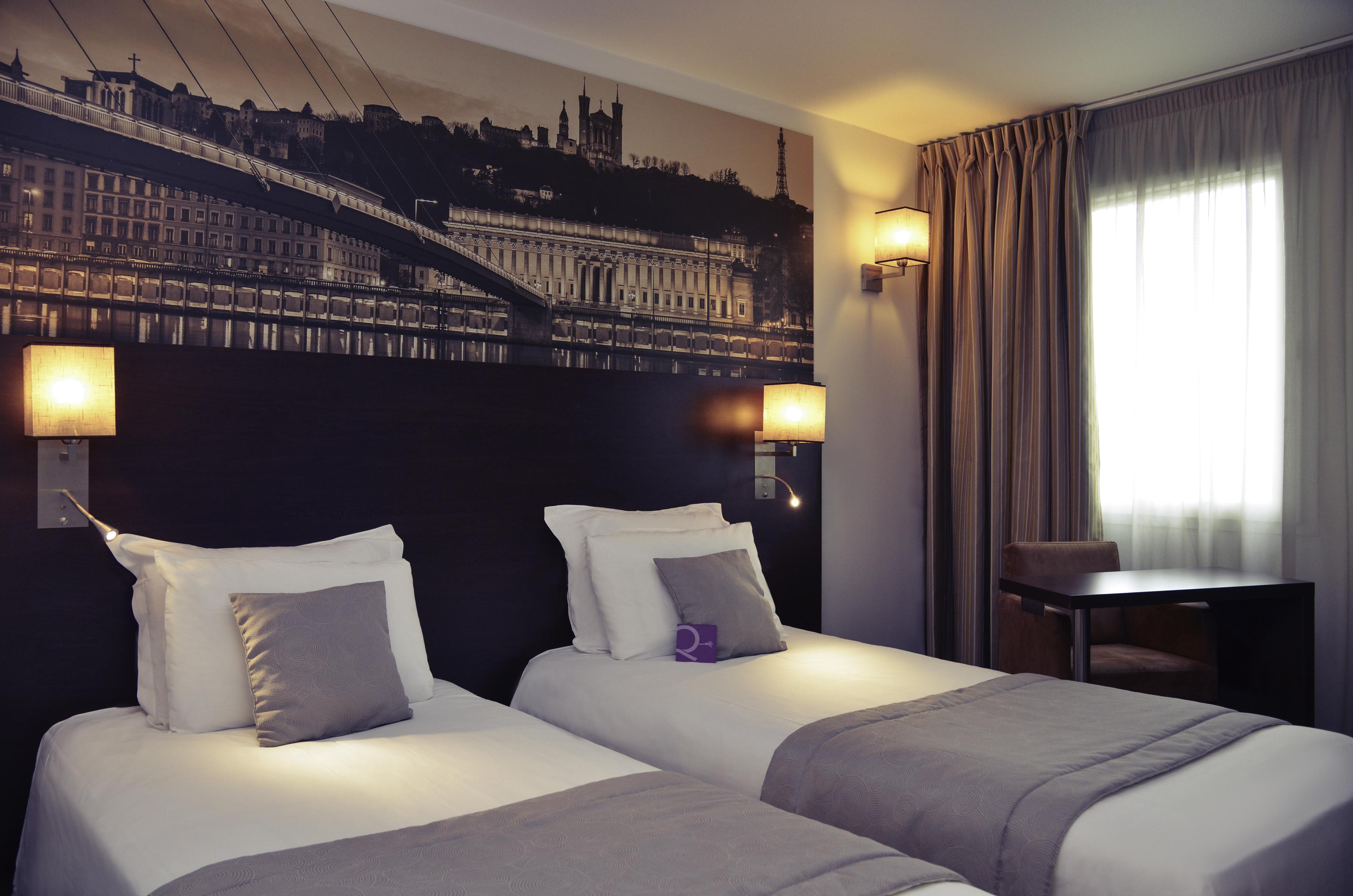 Mercure Lyon Est Шапоне Екстериор снимка