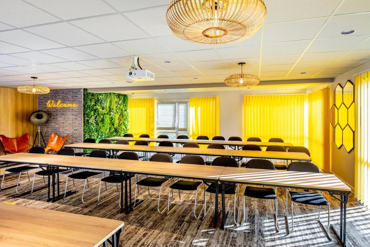 Mercure Lyon Est Шапоне Екстериор снимка
