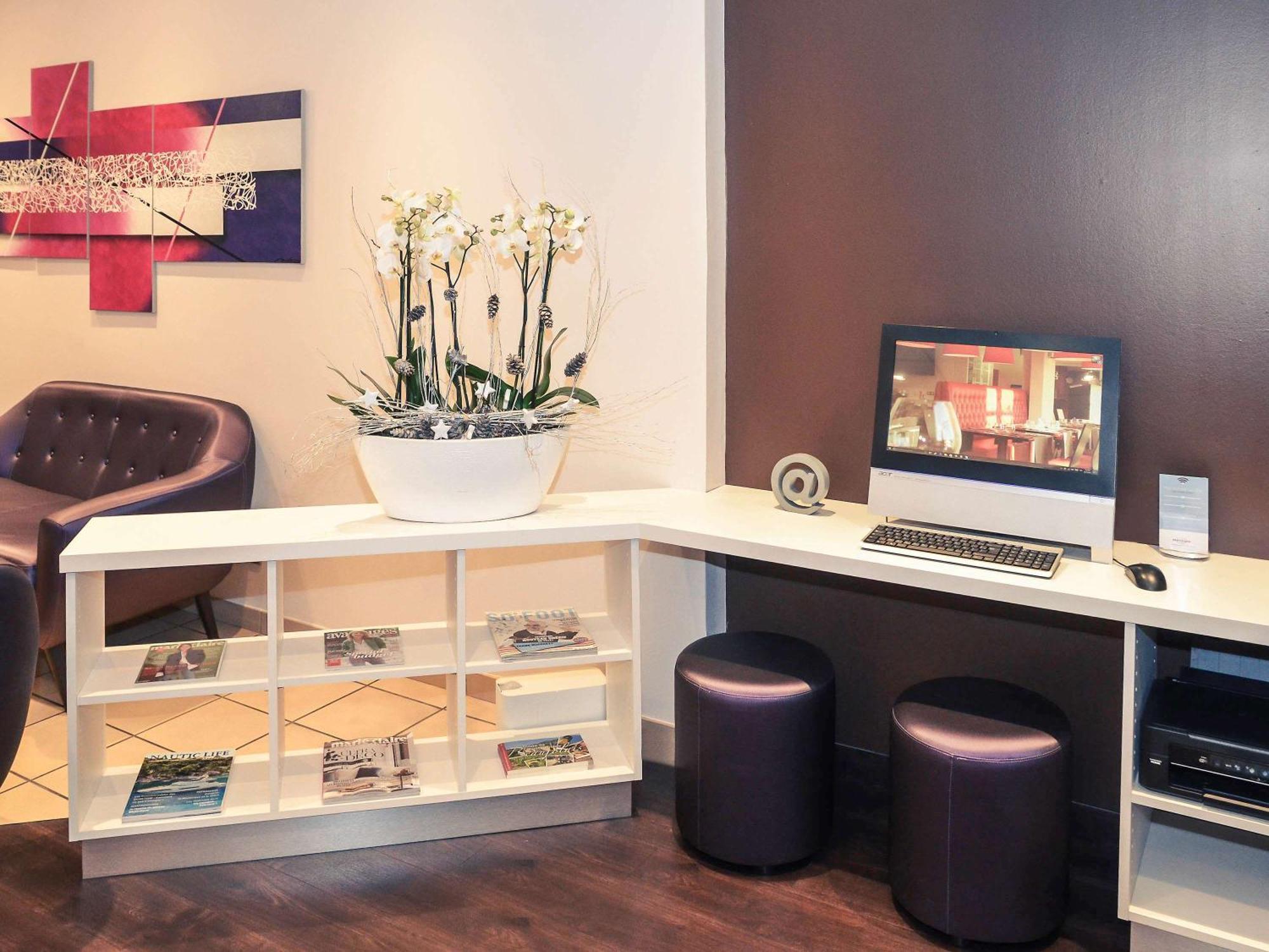 Mercure Lyon Est Шапоне Екстериор снимка