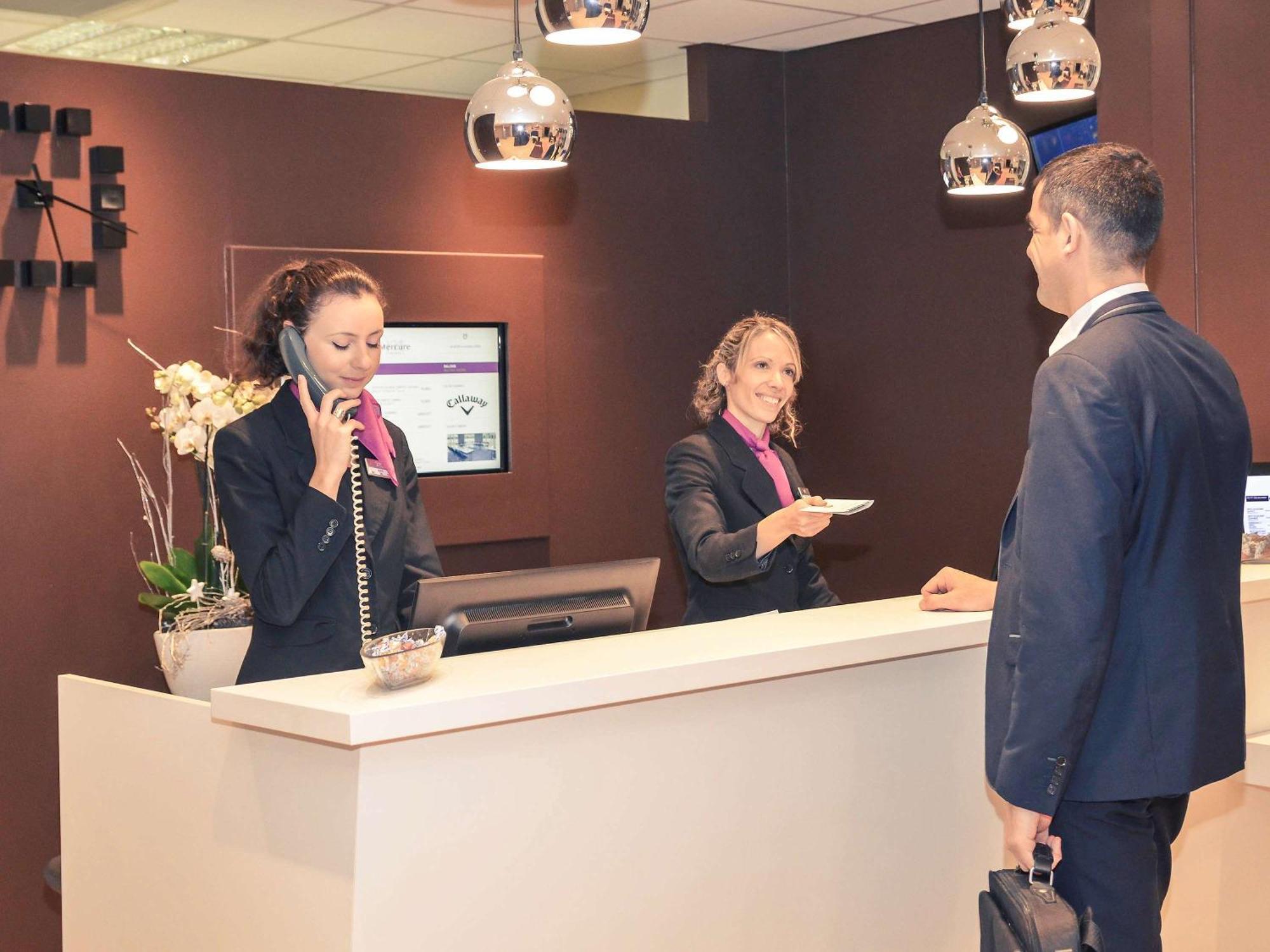 Mercure Lyon Est Шапоне Екстериор снимка
