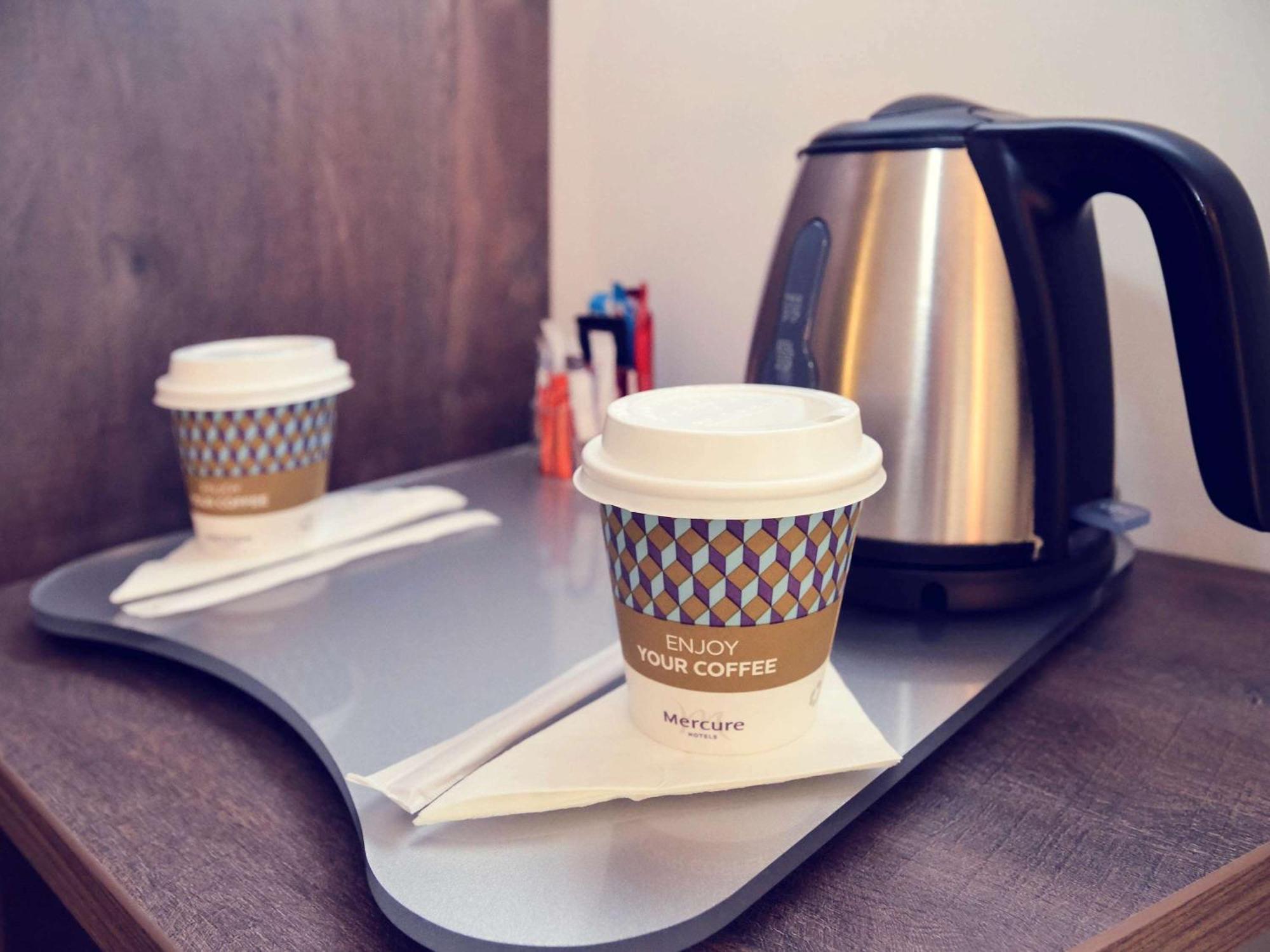 Mercure Lyon Est Шапоне Екстериор снимка