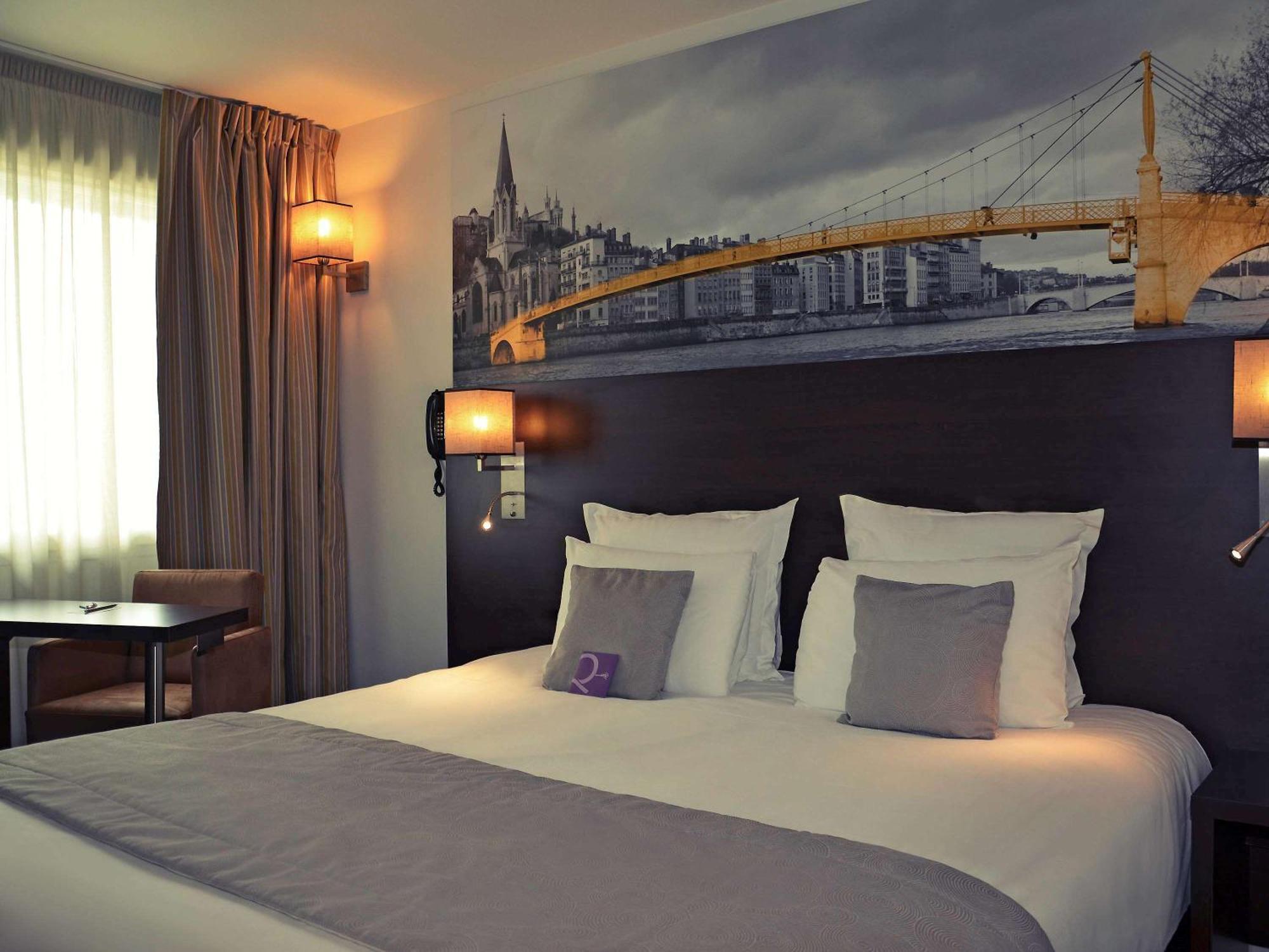 Mercure Lyon Est Шапоне Екстериор снимка