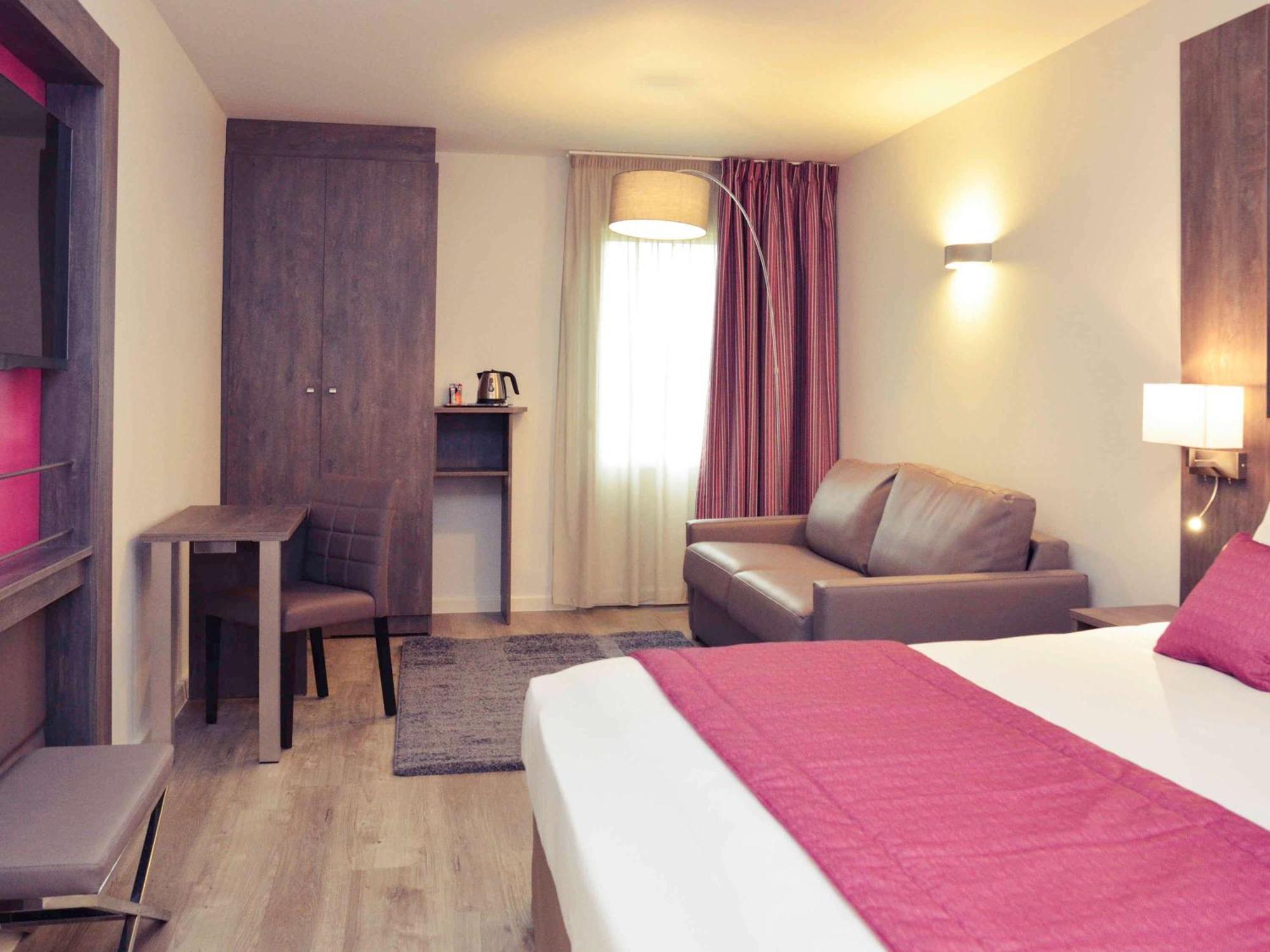 Mercure Lyon Est Шапоне Екстериор снимка