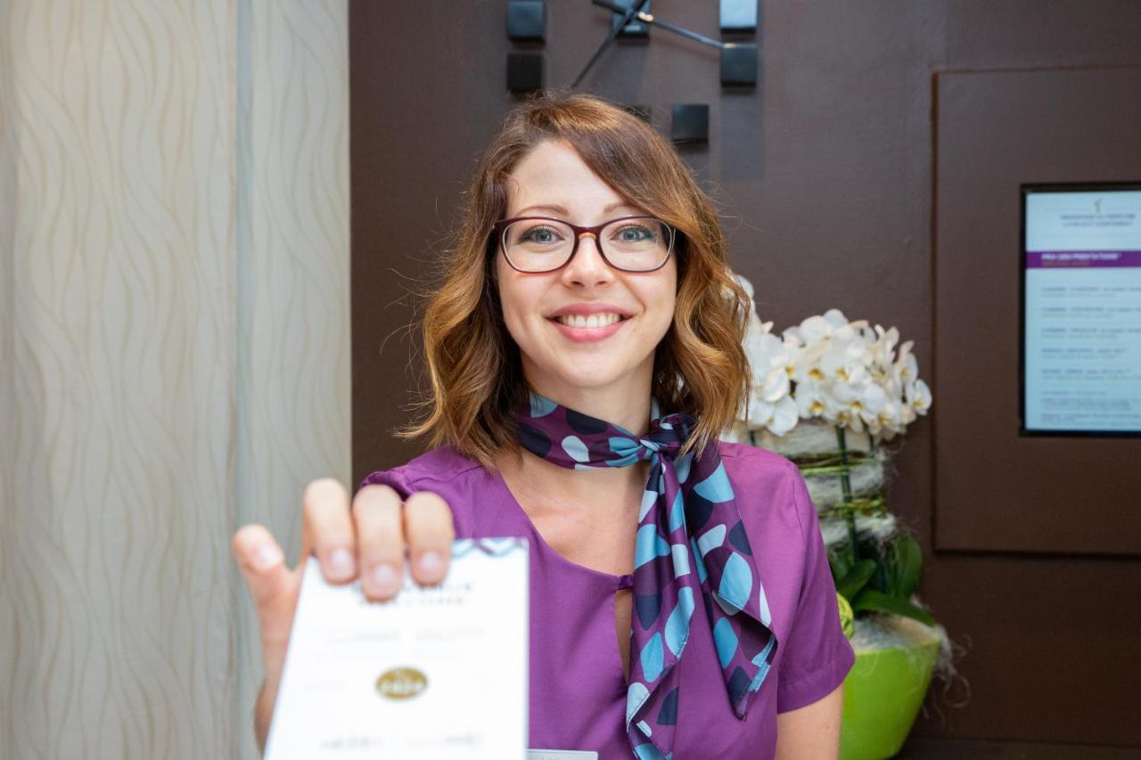 Mercure Lyon Est Шапоне Екстериор снимка